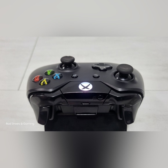Xbox One Controller - Picture 3 of 3